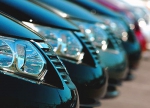 Чиновники витрачають мільйони на оренду шикарних авто</a>