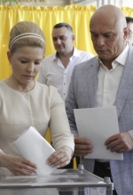 Лідер партії "Батьківщина" Юлія Тимошенко разом із родиною проголосувала на позачергових парламентських виборах