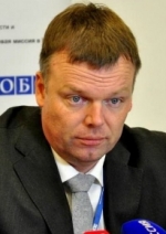 Хуг про Донбас: В'їзд колон з РФ бачили, а от чи є серед бойовиків росіяни - питання