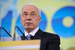 Азаров пропонує студентам працювати в будзагонах</a>