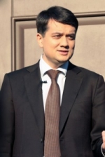 Разумков очолив партію “Слуга народу”