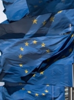 Єврокомісія радить Україні краще боротися з корупцією для продовження безвізу