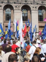 Нардепи знову штурмували нелегітимну Київраду і билися з правоохоронцями (фото, відео)