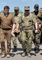 Турчинов: будівництво оборонних рубежів на завершальному етапі (фото)