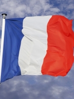 Уряд Франції пішов у відставку