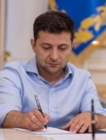 Зеленський підписав закон про штрафи для кнопкодавів