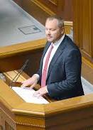 Артеменко зможе відвідувати ВР, поки має на руках мандат