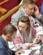 Депутатів просять прийти у четвер до Ради у вишиванках