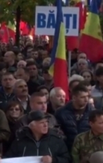 У столиці Молдови тисячі людей вийшли на акцію протесту (фото, відео)