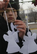 На Алеї Героїв Небесної Сотні пройшла тиха акція "Ангели пам'яті" (фото)