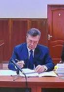 Янукович просить не переносити суд і допитати його (відео)