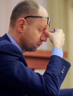 Яценюк радить депутатам прирівняти гривню до долара (відео)
