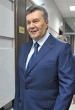 Захист Януковича просить виправити вирок