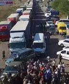 Кабмін заборонив переміщення вантажного транспорту на адмінкордоні з Кримом