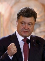 Порошенко розглядає можливість введення воєнного стану на всій території України