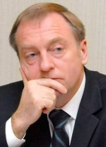 Лавринович повернув собі арештовані будинок та автівки
