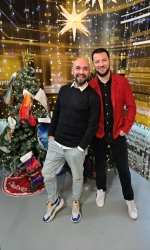 Хоча Україна переймає деякі західні традиції, святкування Нового року зберігає свою унікальність. Дізнайтеся, як Андрій Сторож та Дмитро Тодорюк із Гурт Аviator  святкують настання Різдва та Нового року. (+ ВІДЕО)