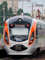 Укрзалізниця відновлює сполучення між Львовом та Ужгородом