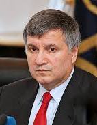 Аваков розкритикував заяву Порошенка та звинуватив у стеженні за собою