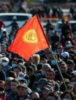 Президент Киргизстану йде у відставку
