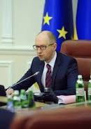 Яценюк доручив напрацювати механізм заборони придбання нафтопродуктів у РФ