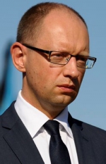 Яценюк заявив, що конфлікт з Росією треба вирішувати виключно дипломатичним шляхом