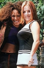 Учасниця Spice Girls зізналася в сексуальному зв'язку з колегою по групі