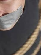 Терористи утримують десятки заручників у підвалі Донецької ОДА (відео)