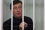 Янукович все-таки помилує Луценка?