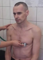 Сенцов припинив голодування - Денісова