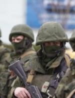 Українські військові перебувають під контролем "зелених чоловічків" у штабі ВМС у Севастополі без води і їжі (відео)