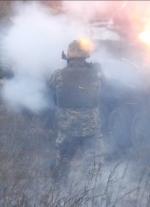Окупанти обстріляли з важкої зброї позиції ЗСУ під Оріховим і Луганським, поранений боєць