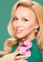 Оля Полякова виконала свій хіт оперним голосом