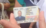 Київський міліціонер побив активістку, яка попросила його говорити українською