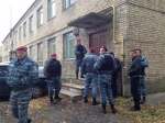 ОВК 197: "БЕРКУТ" УВІРВАВСЯ У КАНІВСЬКУ КОМІСІЮ І ВИКРАВ ПРОТОКОЛИ ТА ПЕЧАТКУ</a>