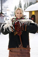 Арина Домски каталась на снегоходе в Карпатах(ФОТО)</a>