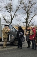З окупованого Донецька вивезли 13 засуджених (фото)