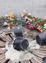 У Києві залили цементом Вічний вогонь (фото)