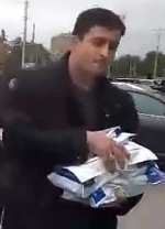 Із квартири Труханова винесли 2 пакети з документами – ЗМІ (фото, відео)