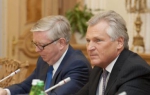 Кокс і Кваснєвський залишаться в Україні до осені