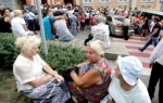 Під київський офіс УДАРу прийшли пенсіонери-провокатори (фото, відео)