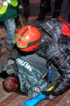 Під час штурму мітингувальниками Українського дому постраждали двоє правоохоронців
