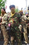 У Донецьку близько 2 тисяч осіб проводять мітинг проти проведення виборів президента