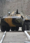 Російські військові оточили військову частину у Керчі (фото)