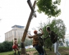 Активісток Femen допитали через зрізаний ними хрест</a>