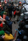 На вулиці Шовковичній у Києві силовики почали застосовувати світлошумові гранати
