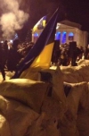Біля Чернігівської ОДА мітингувальникі почали будувати барикади (+ФОТО)