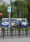 У захопленому в центрі Луцька автобусі близько 20 заручників – поліція (фото, відео)
