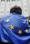 Центральний вхід в будівлю українського уряду заблокували протестуючі