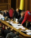 Опозиція погрожує не брати участі у засіданнях парламенту